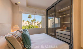 Apartamento con vistas al mar en venta en complejo frente al mar en la Nueva Milla de Oro, entre Marbella y Estepona 788786 