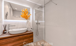 Apartamento con vistas al mar en venta en complejo frente al mar en la Nueva Milla de Oro, entre Marbella y Estepona 788789 