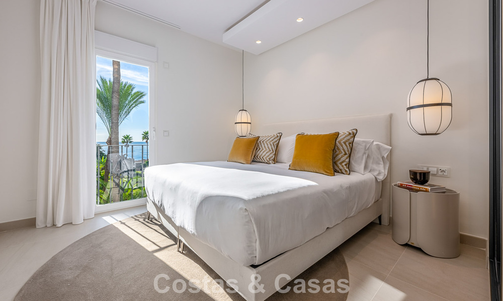 Apartamento con vistas al mar en venta en complejo frente al mar en la Nueva Milla de Oro, entre Marbella y Estepona 788790