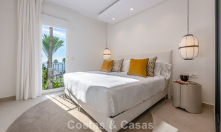 Apartamento con vistas al mar en venta en complejo frente al mar en la Nueva Milla de Oro, entre Marbella y Estepona 788790 