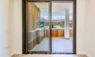 Apartamento renovado de primera clase en venta a un paso de todo en Nueva Andalucía, Marbella 789714 