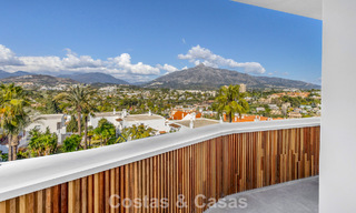 Apartamento renovado de primera clase en venta a un paso de todo en Nueva Andalucía, Marbella 789725 