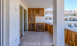 Apartamento renovado de primera clase en venta a un paso de todo en Nueva Andalucía, Marbella 789726 