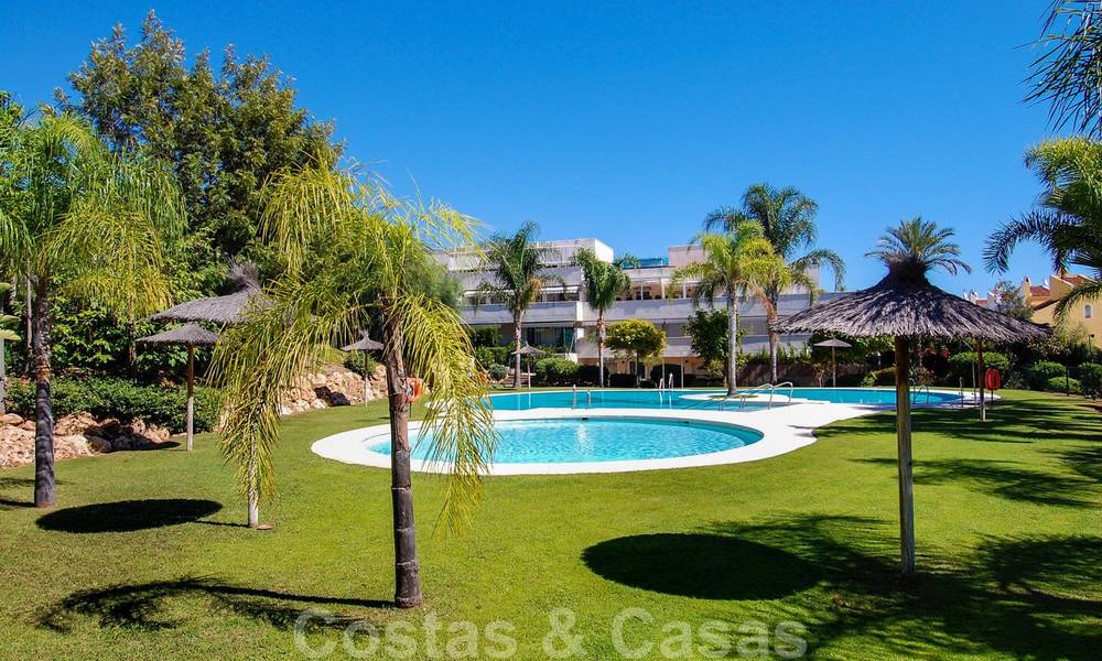 Apartamentos en venta en Nueva Andalucía - Marbella, a poca distancia de la playa y Puerto Banús 23119