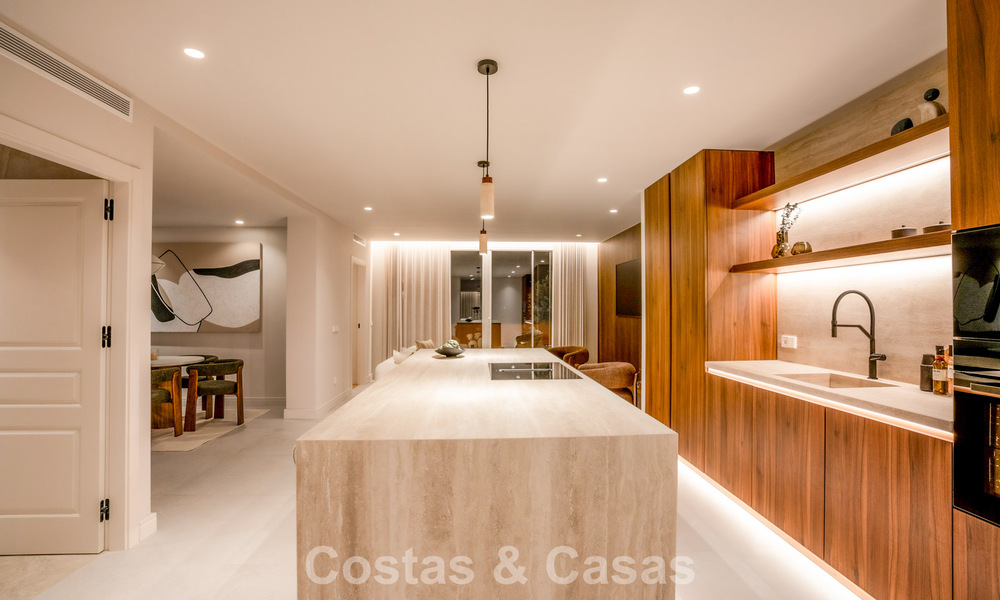 Ático dúplex de estilo andaluz con interior contemporáneo en venta en Nueva Andalucía, Marbella 789804