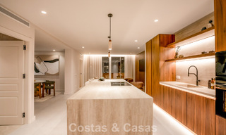 Ático dúplex de estilo andaluz con interior contemporáneo en venta en Nueva Andalucía, Marbella 789804 