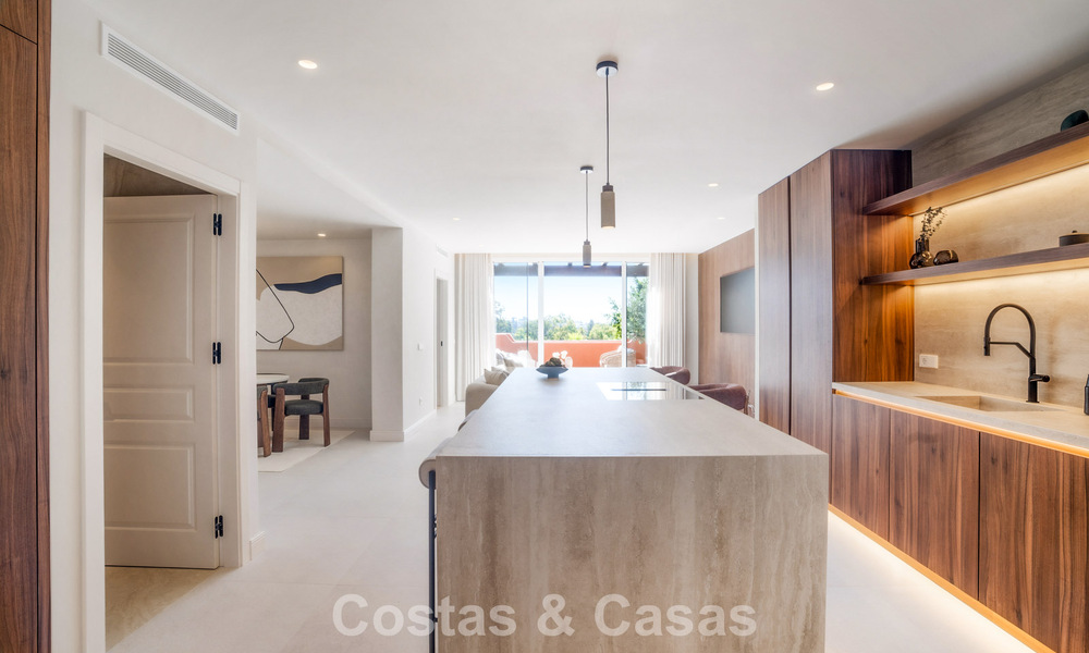 Ático dúplex de estilo andaluz con interior contemporáneo en venta en Nueva Andalucía, Marbella 789806