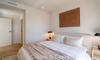 Ático dúplex de estilo andaluz con interior contemporáneo en venta en Nueva Andalucía, Marbella 789812 