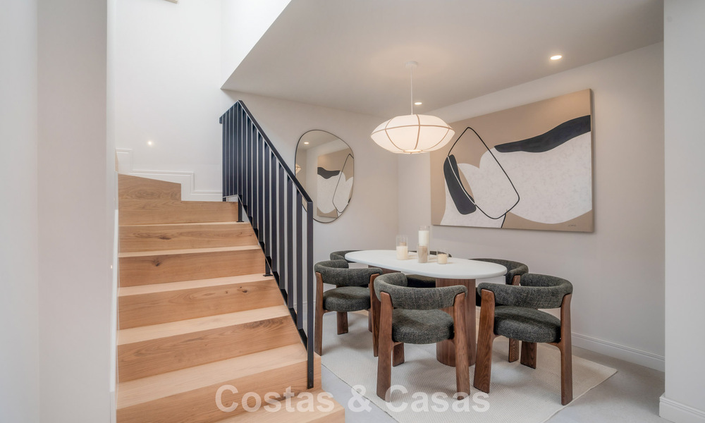 Ático dúplex de estilo andaluz con interior contemporáneo en venta en Nueva Andalucía, Marbella 789821