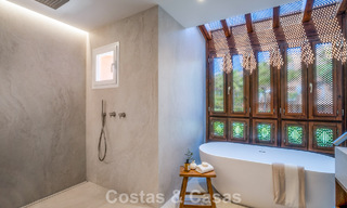 Ático dúplex de estilo andaluz con interior contemporáneo en venta en Nueva Andalucía, Marbella 789829 