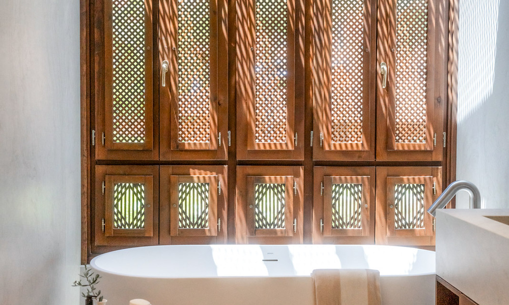 Ático dúplex de estilo andaluz con interior contemporáneo en venta en Nueva Andalucía, Marbella 789831