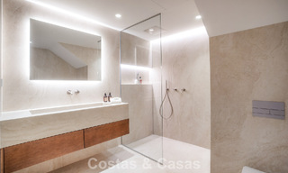 Ático dúplex de estilo andaluz con interior contemporáneo en venta en Nueva Andalucía, Marbella 789838 