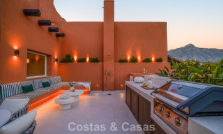 Ático dúplex de estilo andaluz con interior contemporáneo en venta en Nueva Andalucía, Marbella 789840 
