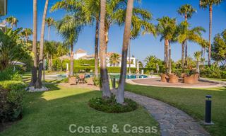 Apartamento en venta en un exclusivo complejo residencial cerrado en Sierra Blanca, Milla de Oro, Marbella 789844 