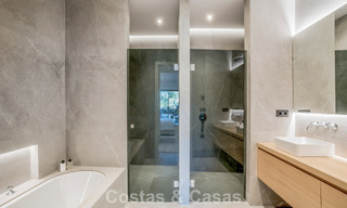 Apartamento en venta en un exclusivo complejo residencial cerrado en Sierra Blanca, Milla de Oro, Marbella 789850 