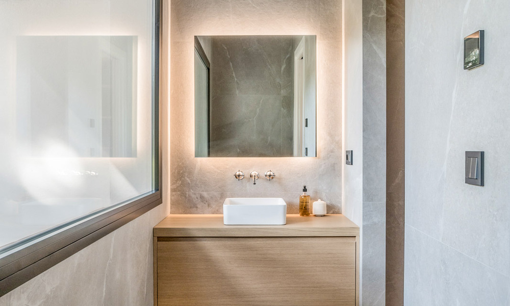 Apartamento en venta en un exclusivo complejo residencial cerrado en Sierra Blanca, Milla de Oro, Marbella 789857