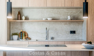 Apartamento en venta en un exclusivo complejo residencial cerrado en Sierra Blanca, Milla de Oro, Marbella 789866 