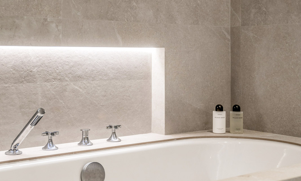 Apartamento en venta en un exclusivo complejo residencial cerrado en Sierra Blanca, Milla de Oro, Marbella 789873