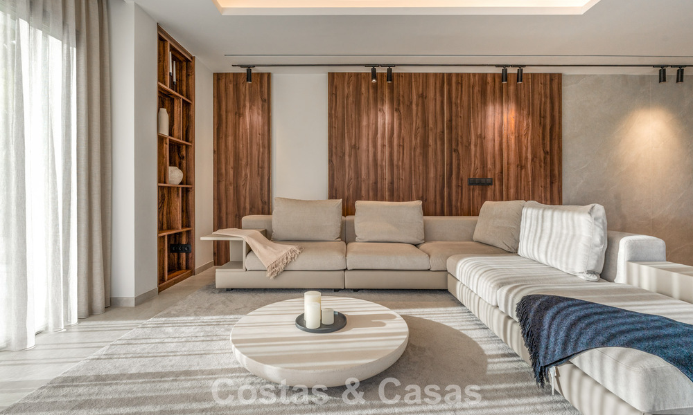 Ático dúplex reformado con vistas al mar en venta a poca distancia de Puerto Banús, Marbella 789141