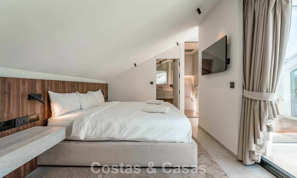 Ático dúplex reformado con vistas al mar en venta a poca distancia de Puerto Banús, Marbella 789149