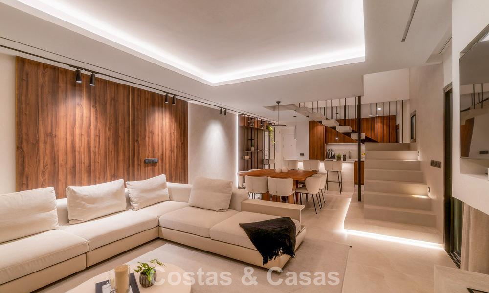 Ático dúplex reformado con vistas al mar en venta a poca distancia de Puerto Banús, Marbella 789177