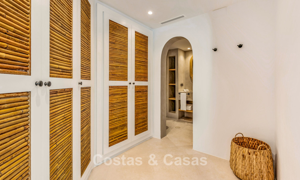 Apartamento en planta baja en venta a pocos metros de la playa en Elviria, Marbella 789198