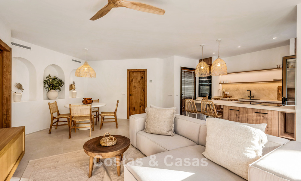 Apartamento en planta baja en venta a pocos metros de la playa en Elviria, Marbella 789210