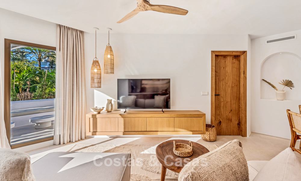 Apartamento en planta baja en venta a pocos metros de la playa en Elviria, Marbella 789211