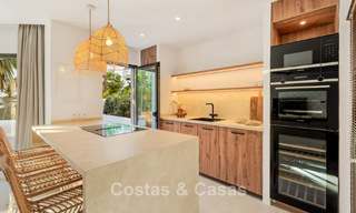 Apartamento de lujo en planta baja en venta a pasos de la playa en Elviria, Marbella 789231 