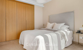 Villa de lujo lista para entrar a vivir, con arquitectura moderna y vistas panorámicas al mar, en venta en Marbella - Benahavís 788931 