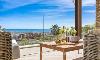 Villa de lujo lista para entrar a vivir, con arquitectura moderna y vistas panorámicas al mar, en venta en Marbella - Benahavís 788950 