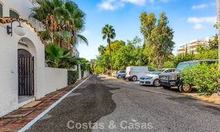 Apartamento de lujo reformado en venta a dos pasos de la playa y del centro de Puerto Banús, Marbella 789025 