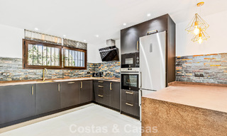 Apartamento de lujo reformado en venta a dos pasos de la playa y del centro de Puerto Banús, Marbella 789037 