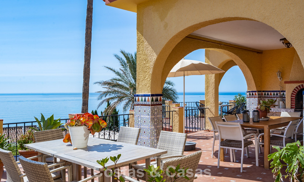 Auténtica villa mediterránea con magníficas vistas al mar en venta al oeste del centro de Estepona 788967