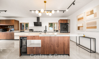 Auténtica villa mediterránea con magníficas vistas al mar en venta al oeste del centro de Estepona 788969 