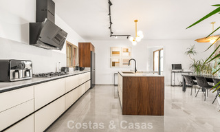 Auténtica villa mediterránea con magníficas vistas al mar en venta al oeste del centro de Estepona 788972 