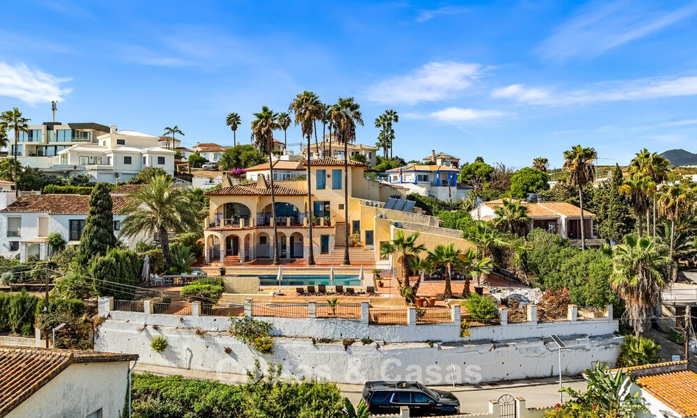 Auténtica villa mediterránea con magníficas vistas al mar en venta al oeste del centro de Estepona 788974