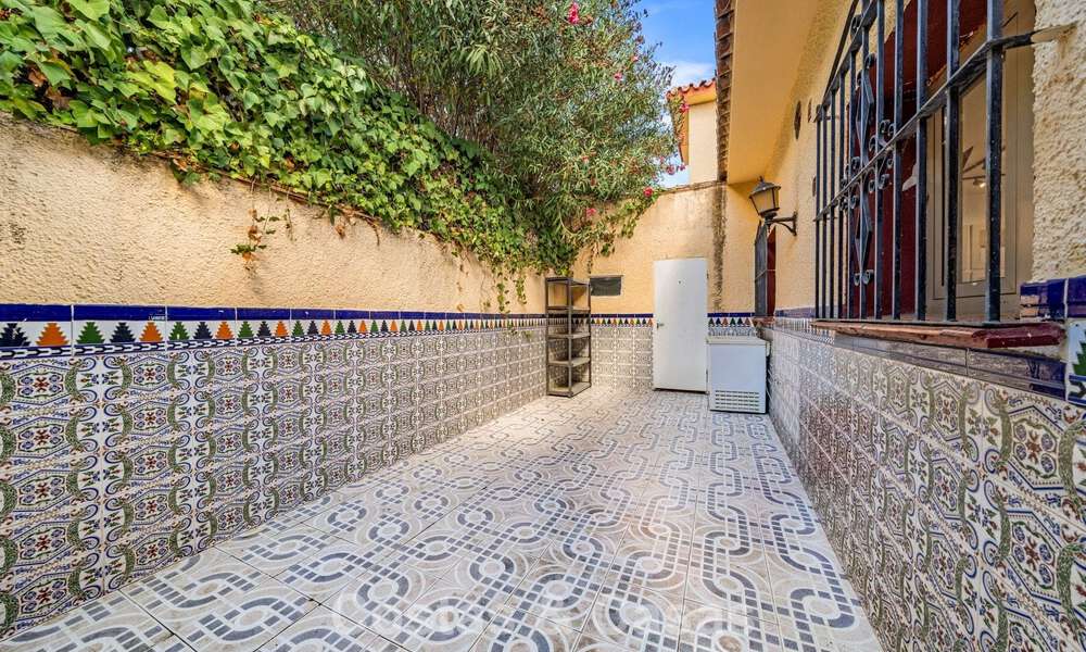 Auténtica villa mediterránea con magníficas vistas al mar en venta al oeste del centro de Estepona 788978