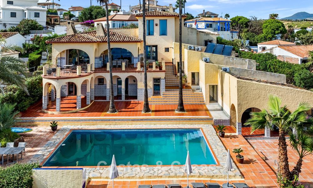 Auténtica villa mediterránea con magníficas vistas al mar en venta al oeste del centro de Estepona 788979