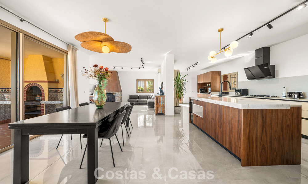 Auténtica villa mediterránea con magníficas vistas al mar en venta al oeste del centro de Estepona 788980