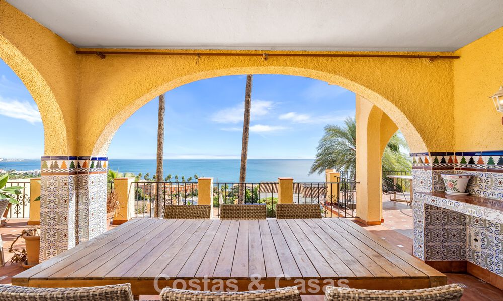 Auténtica villa mediterránea con magníficas vistas al mar en venta al oeste del centro de Estepona 788986