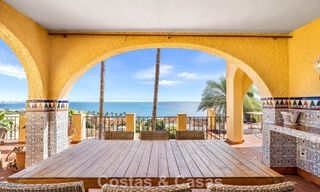Auténtica villa mediterránea con magníficas vistas al mar en venta al oeste del centro de Estepona 788986 