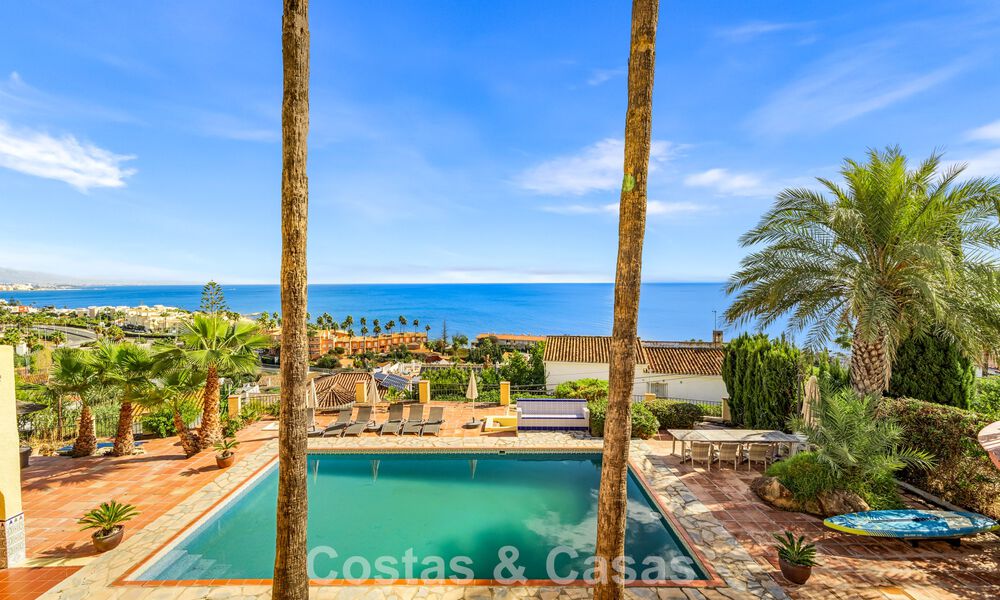 Auténtica villa mediterránea con magníficas vistas al mar en venta al oeste del centro de Estepona 788989