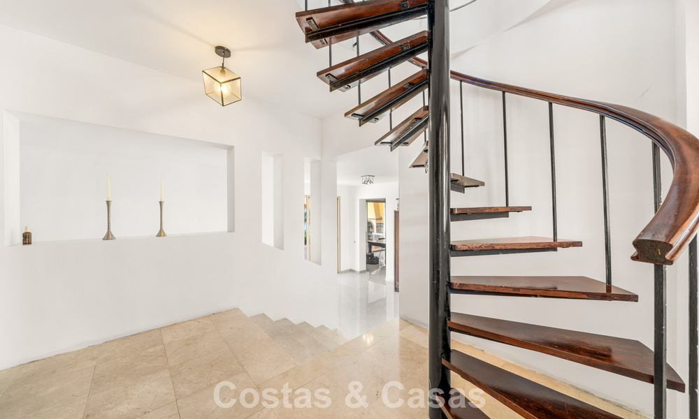 Auténtica villa mediterránea con magníficas vistas al mar en venta al oeste del centro de Estepona 788992