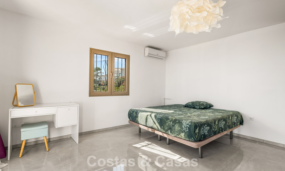 Auténtica villa mediterránea con magníficas vistas al mar en venta al oeste del centro de Estepona 788994