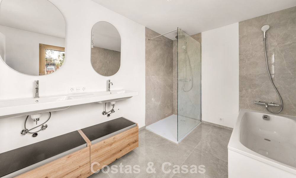 Auténtica villa mediterránea con magníficas vistas al mar en venta al oeste del centro de Estepona 788996