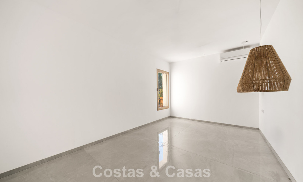 Auténtica villa mediterránea con magníficas vistas al mar en venta al oeste del centro de Estepona 788998