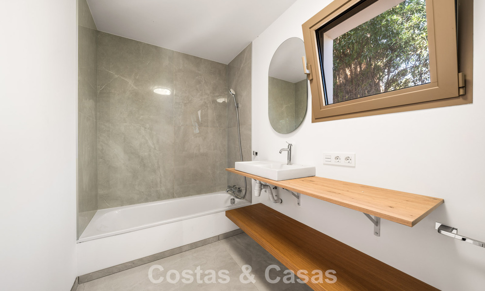 Auténtica villa mediterránea con magníficas vistas al mar en venta al oeste del centro de Estepona 789003