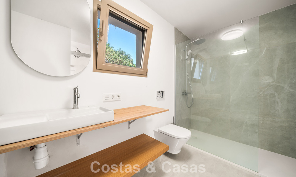 Auténtica villa mediterránea con magníficas vistas al mar en venta al oeste del centro de Estepona 789004