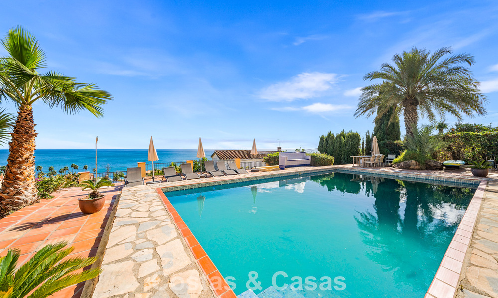 Auténtica villa mediterránea con magníficas vistas al mar en venta al oeste del centro de Estepona 789005
